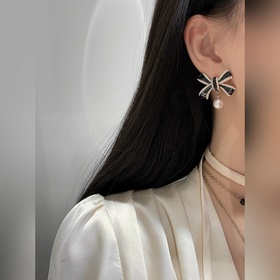 [Серьги Chanel CHANEL 25B с бантиком] 