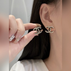 [CHANEL Черные и розовые эмалевые сер