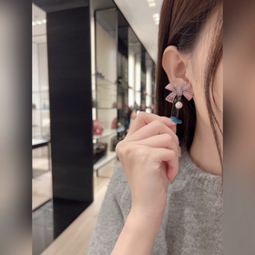 [Серьги Chanel CHANEL 25B с бантиком] 