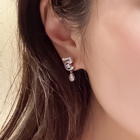 [Новые серьги Chanel N° 5 в форме капл