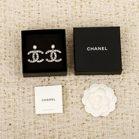 250358 [CHANEL Серьги-гвоздики серде