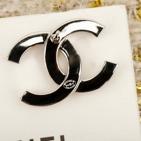 250392 u  [CHANEL Сережки-гвозди