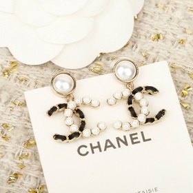 250571   [CHANEL Сережки-гвоздик