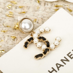 250571   [CHANEL Сережки-гвоздик