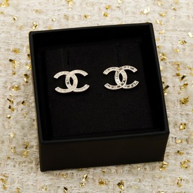 [CHANEL Звездочки с двойным «C» — серь