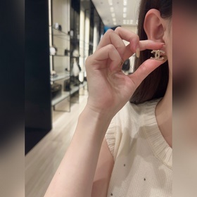 [CHANEL Звездочки с двойным «C» — серь