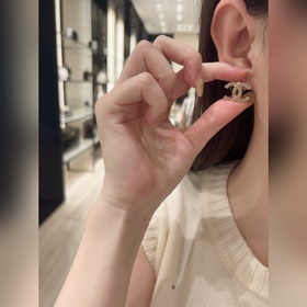[CHANEL Звездочки с двойным «C» — серь