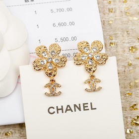 [CHANEL Золотые серьги-гвоздики с двой