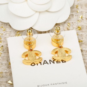 [CHANEL Золотисто-черные серьги-кольца