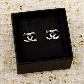 [CHANEL 25K черно-розовые серьги-гвозд