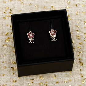 [Серьги CHANEL с цветочным мотивом и д