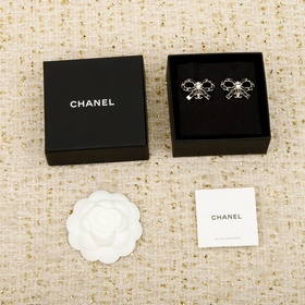 [Серьги Chanel с черным бантиком] Нов
