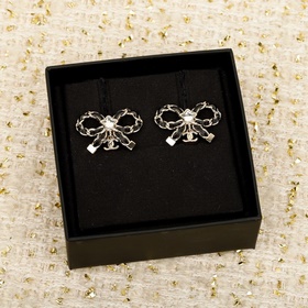 [Серьги Chanel с черным бантиком] Нов