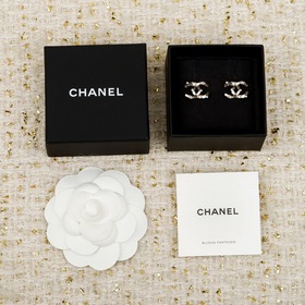 [CHANEL 25K черно-розовые серьги-гвозд