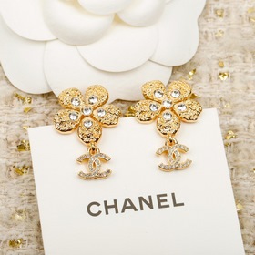 [CHANEL Золотые серьги-гвоздики с двой