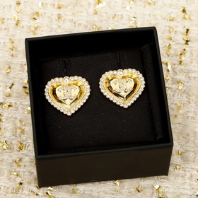 [CHANEL Серьги-гвоздики сердечком, инк