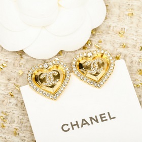 [CHANEL Серьги-гвоздики сердечком, инк