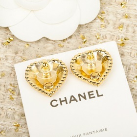 [CHANEL Серьги-гвоздики сердечком, инк