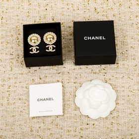[CHANEL Круглые серьги-гвоздики с двой