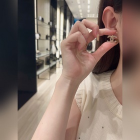 [CHANEL Звездочки с двойным «C» — серь