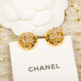 [CHANEL Серьги-гвоздики в форме полус