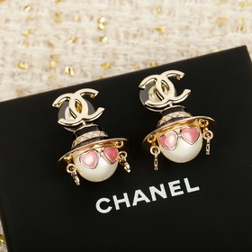 [Серьги-пуссеты «Роботы» от CHANEL] Н