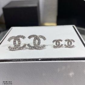 CH0099 2 5 Мини-сережки Chanel «Little