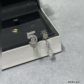 CH005 Серьги-гвоздики Chanel с цифрой 