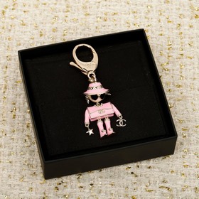 250454  [CHANEL Брелок-застежка для