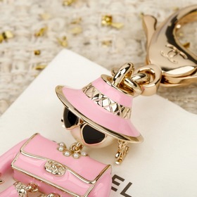 250454  [CHANEL Брелок-застежка для