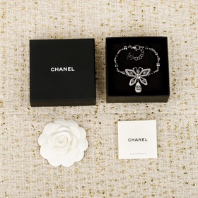 [CHANEL Браслет с ажурными бабочками