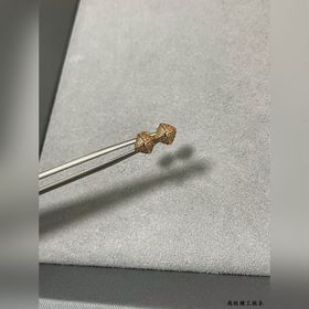 A0024 Серьги-гвоздики Hermès с одной з