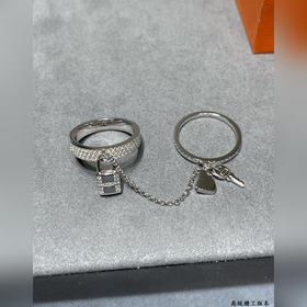 2019 г. Из 18-каратного золота (цепочк