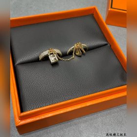 2019 г. Из 18-каратного золота (цепочк