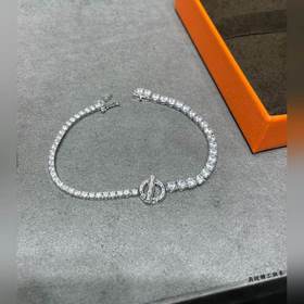 a1099 2 5 Браслет Hermes OT с квадратн