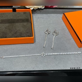 a1099 2 5 Браслет Hermes OT с квадратн