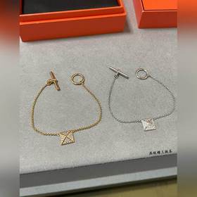 Браслет a108 от Hermès с одной заклепк
