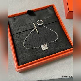 Браслет a108 от Hermès с одной заклепк