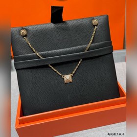 a021 Ожерелье Hermès с одной заклепкой