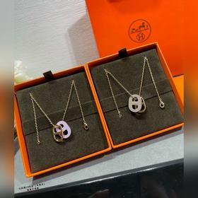 Ожерелье «Свиной нос» от Hermès из роз