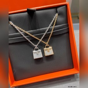 a015 Оригинальный кулон виде застежки 