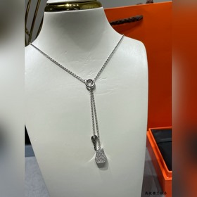 Ожерелье с застежкой-ключом от Hermès,