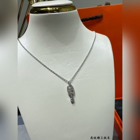 Ожерелье Hermès с бриллиантами в форме