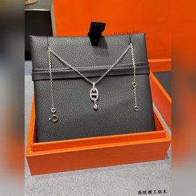 Ожерелье Hermès с бриллиантами в форме