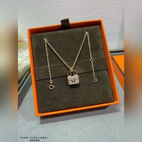 a016 Оригинальное колье виде сумки Kel