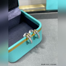 Сережки-гвоздики Tiffany в форме круга