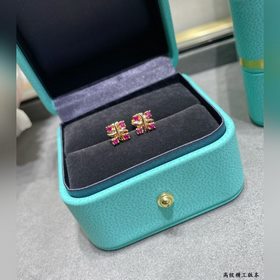 Сережки-гвоздики классической модели T