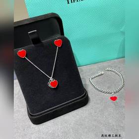 T9299 2 5 Серьги-гвоздики в форме серд
