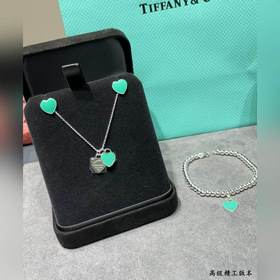Сережки-гвоздики T929 в форме сердца ц