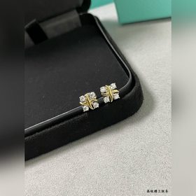 Сережки-гвоздики T928 в классическом с